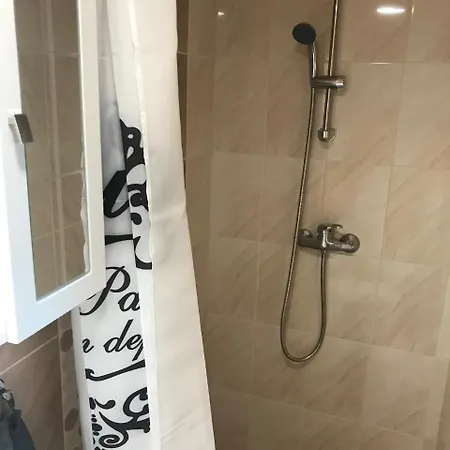 Black & White - White * Eger