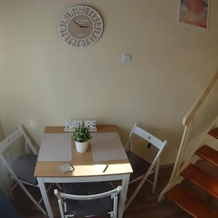 Black & White - White Eger